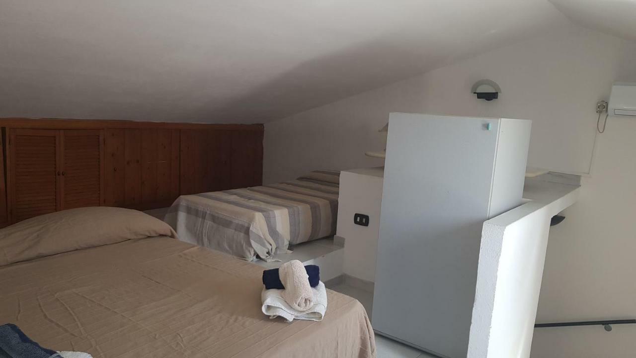 Casa Vacanze Valentina ポルト・コンテ エクステリア 写真